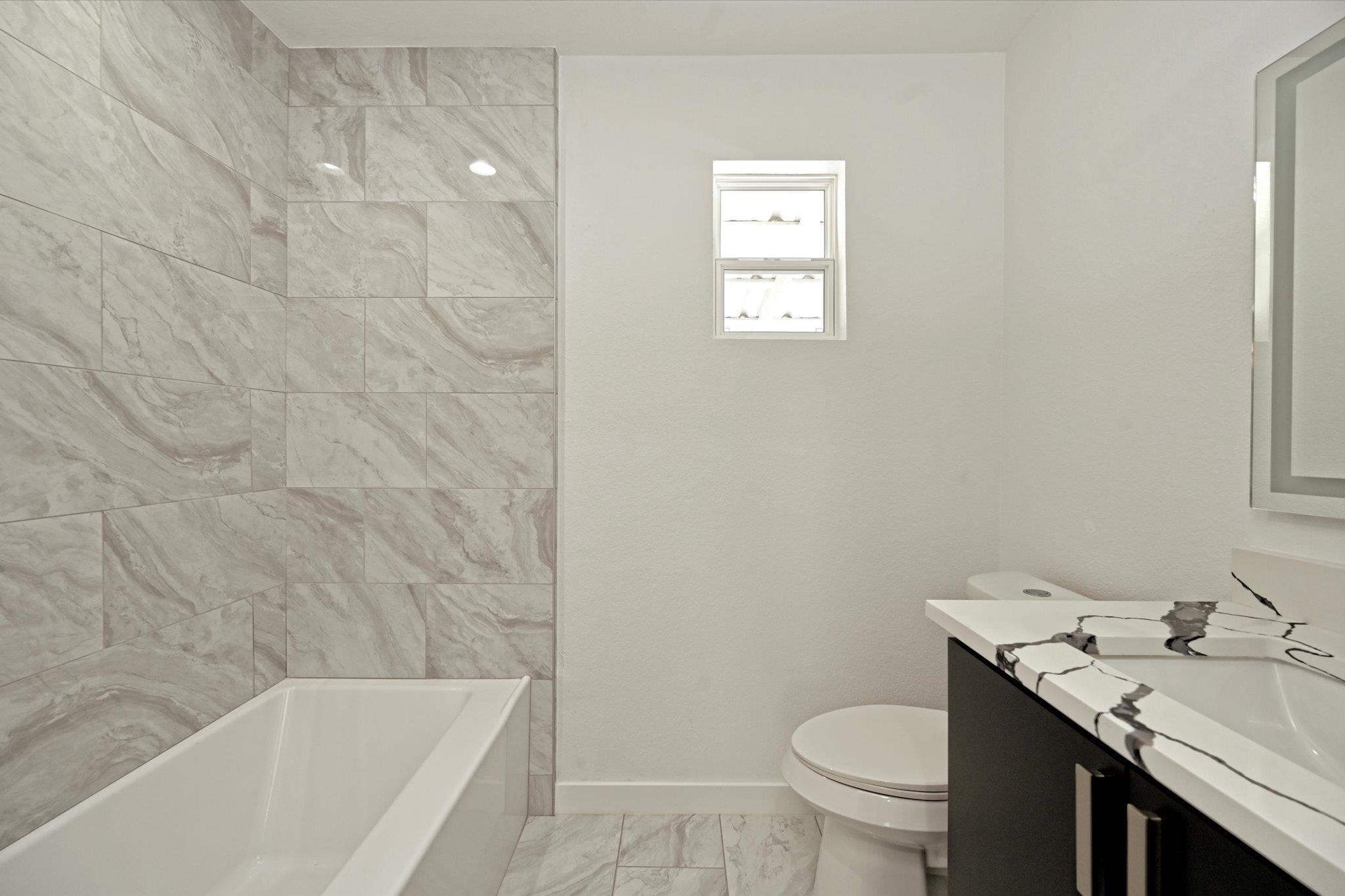 710 E 2nd St, Elgin, TX 78621