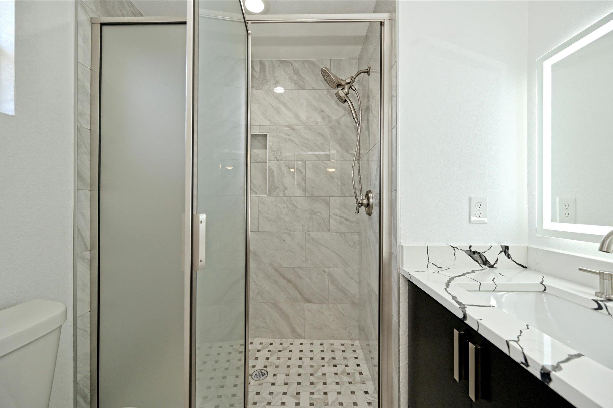 710 E 2nd St, Elgin, TX 78621