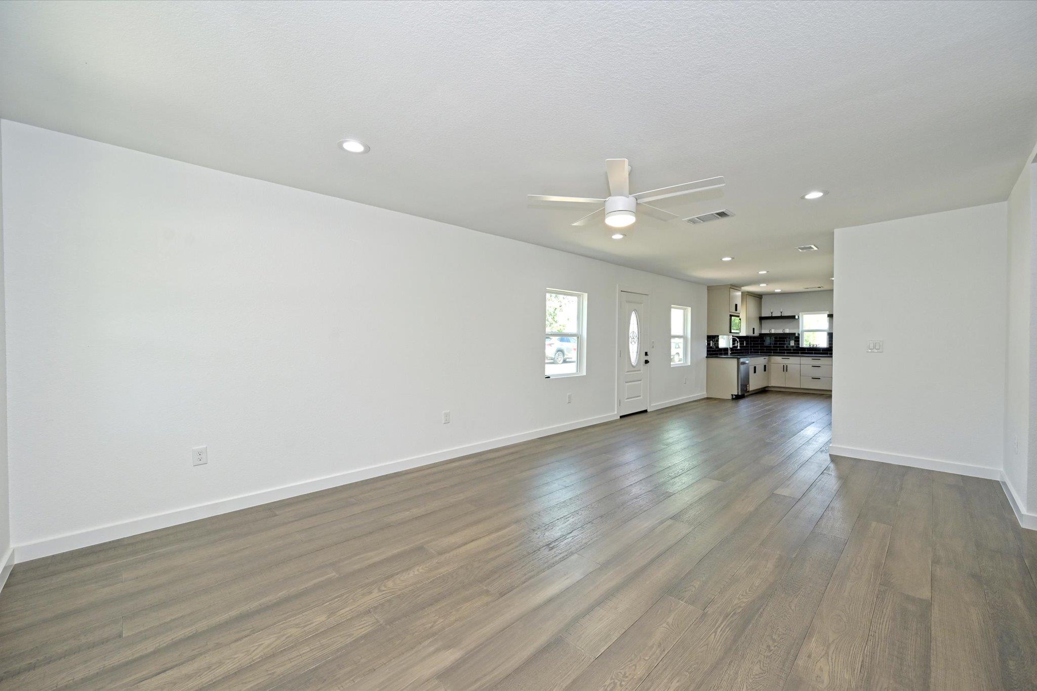 710 E 2nd St, Elgin, TX 78621