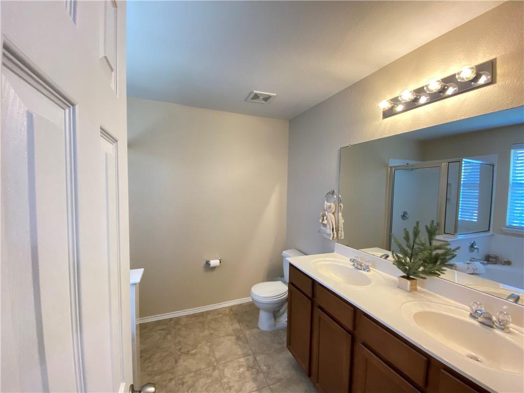 200 Kingfisher Ln, Leander, TX 78641