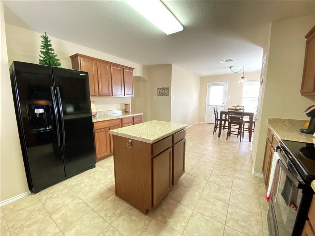 200 Kingfisher Ln, Leander, TX 78641