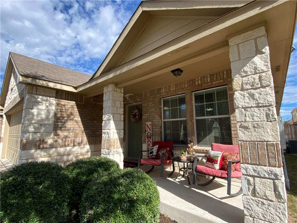200 Kingfisher Ln, Leander, TX 78641