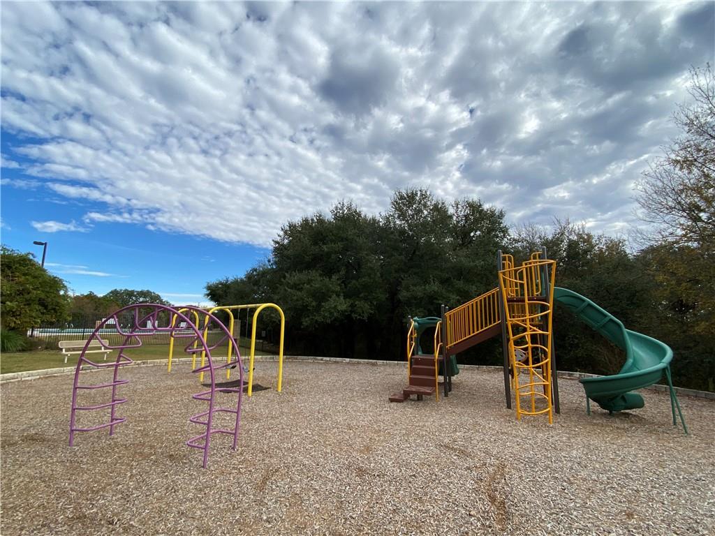 200 Kingfisher Ln, Leander, TX 78641