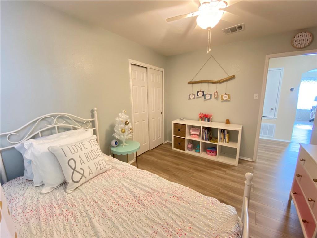 200 Kingfisher Ln, Leander, TX 78641