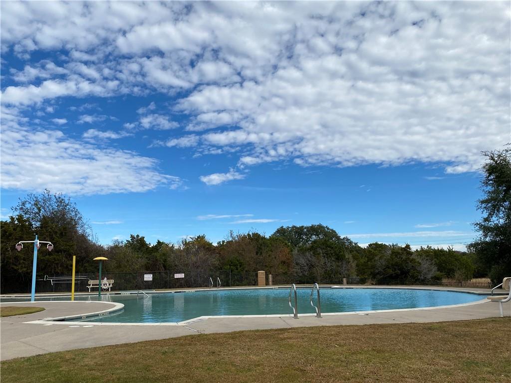 200 Kingfisher Ln, Leander, TX 78641