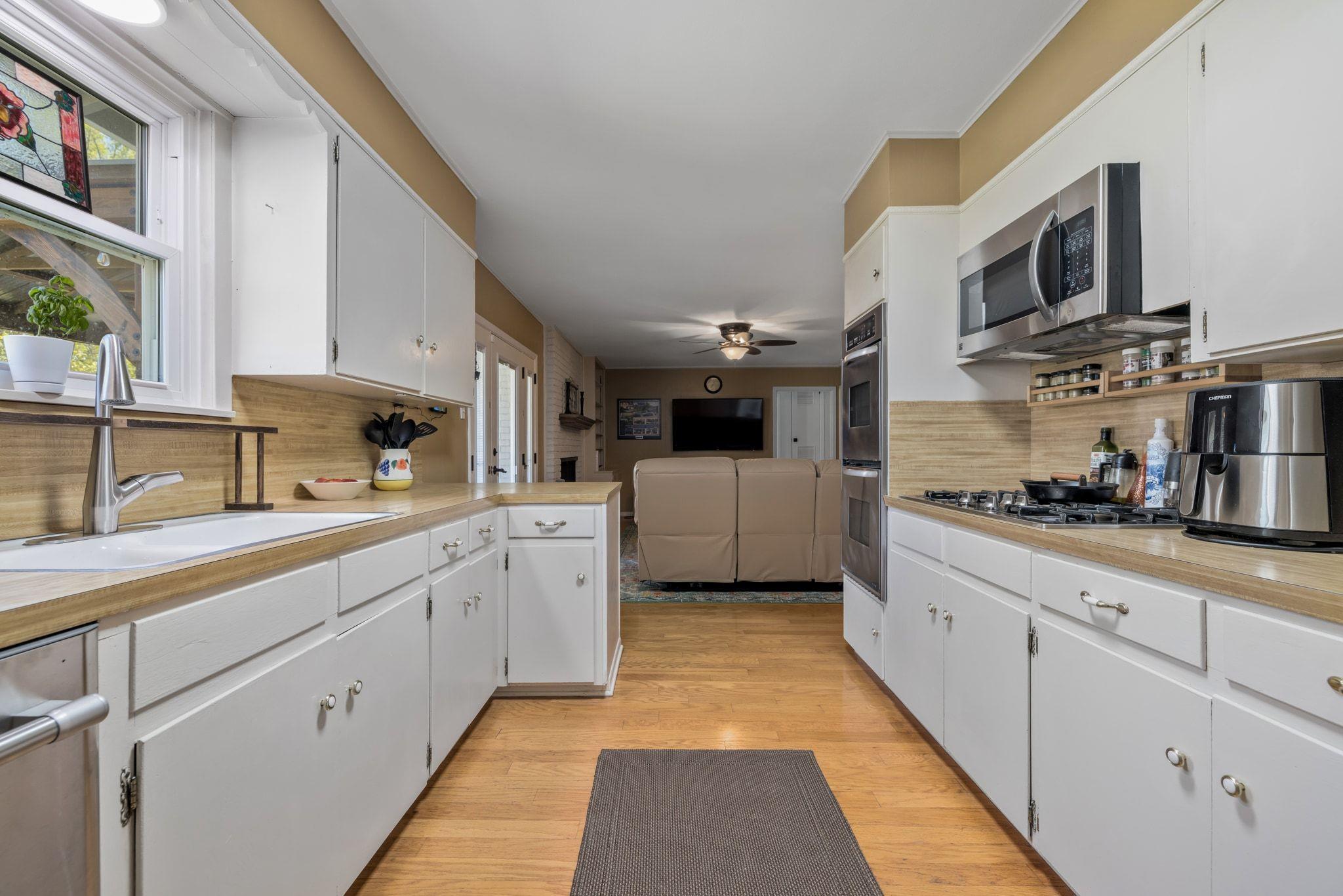 3206 Silverleaf Dr, Austin, TX 78757