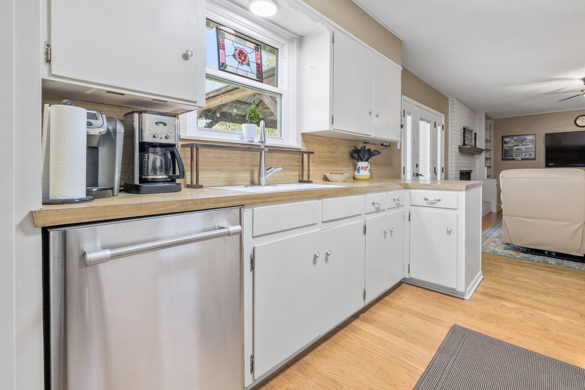 3206 Silverleaf Dr, Austin, TX 78757