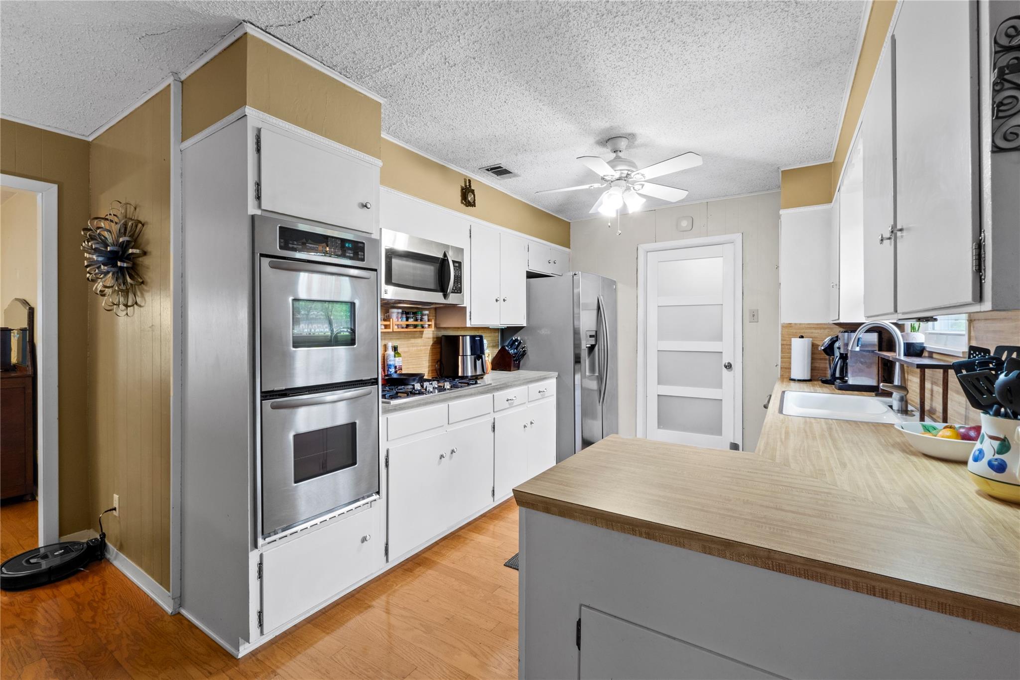 3206 Silverleaf Dr, Austin, TX 78757