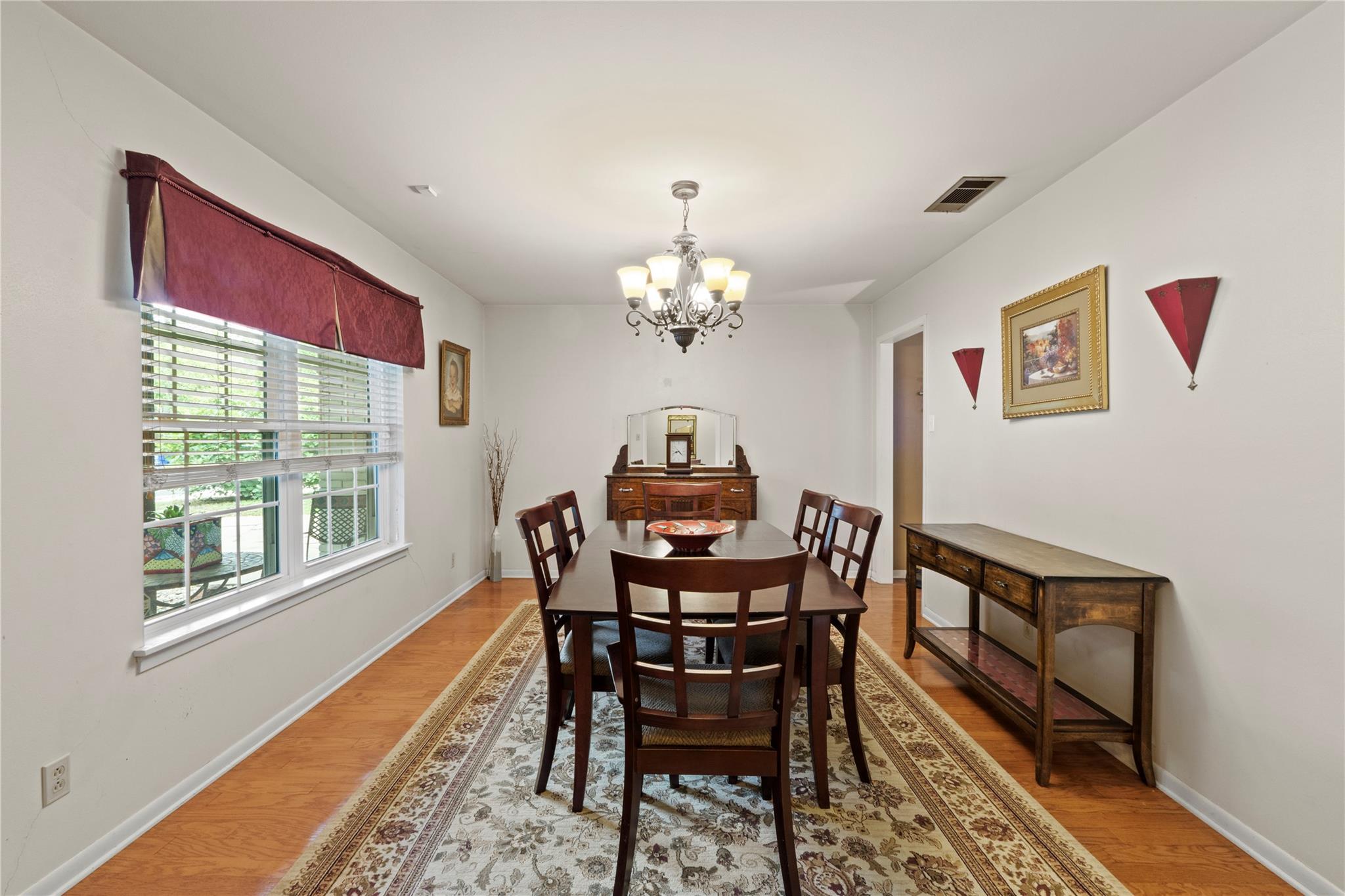 3206 Silverleaf Dr, Austin, TX 78757