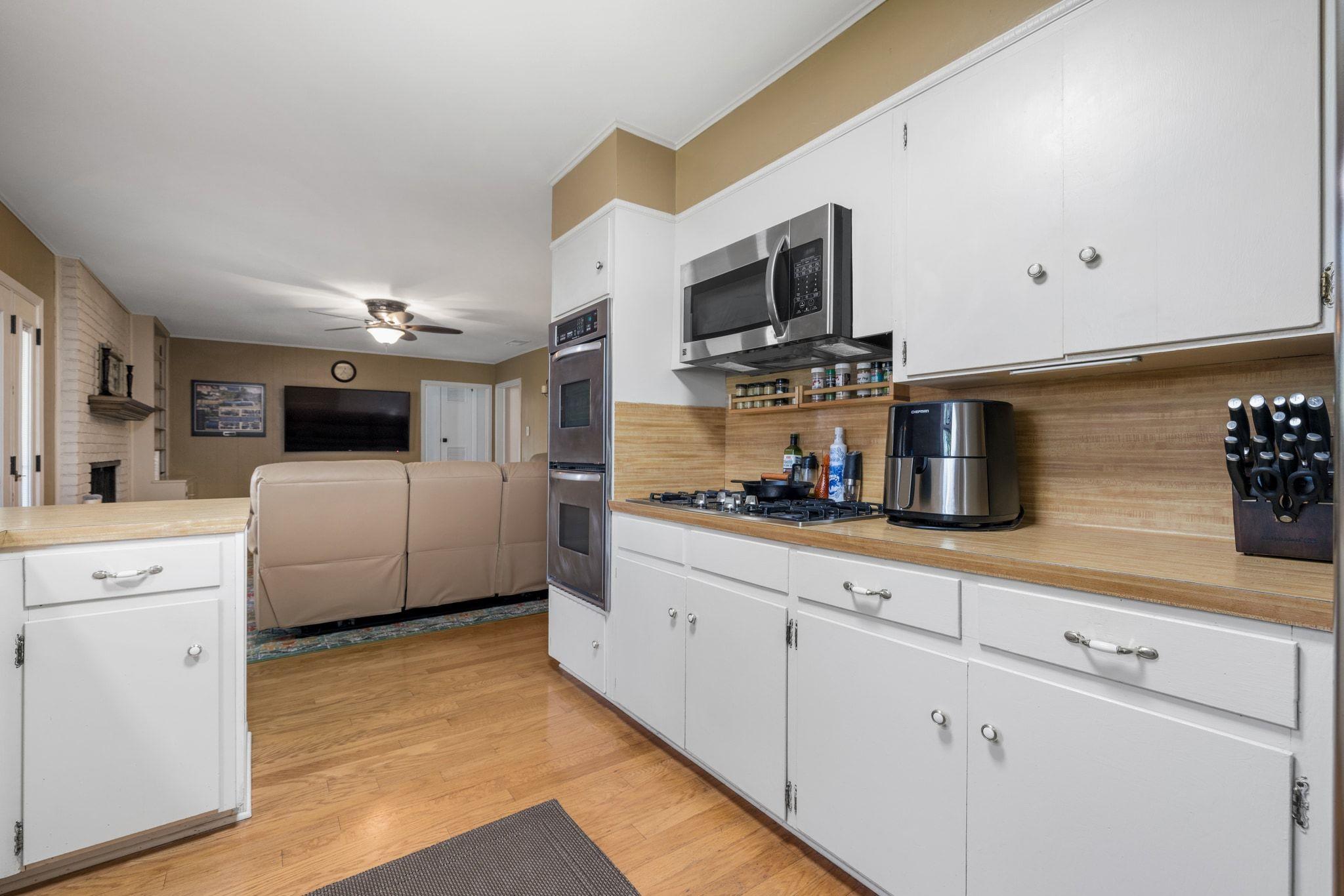 3206 Silverleaf Dr, Austin, TX 78757