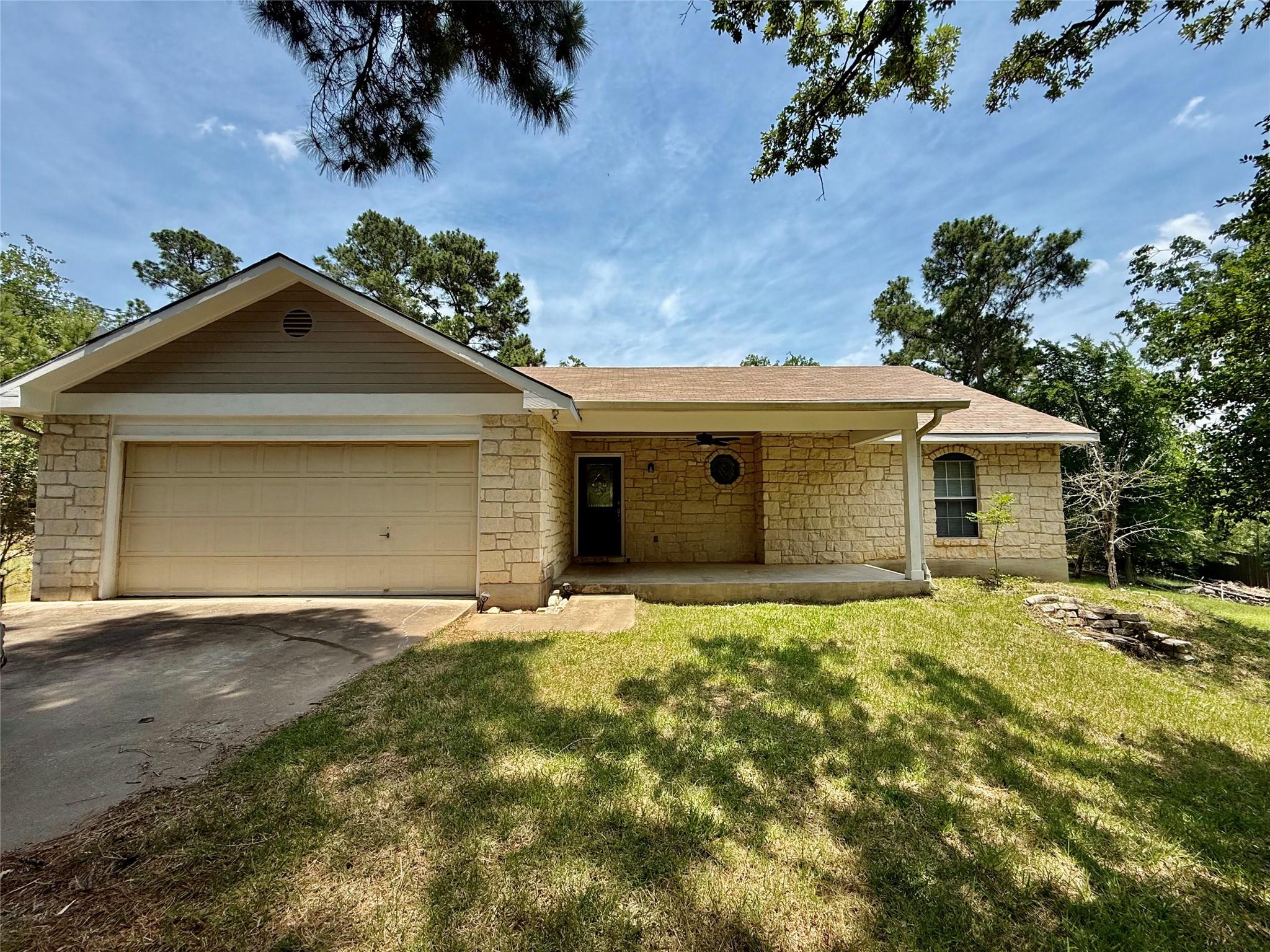 181 Mamalu Dr, Bastrop, TX 78602