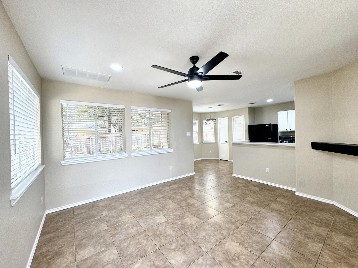 831 Sagewood Trl, San Marcos, TX 78666