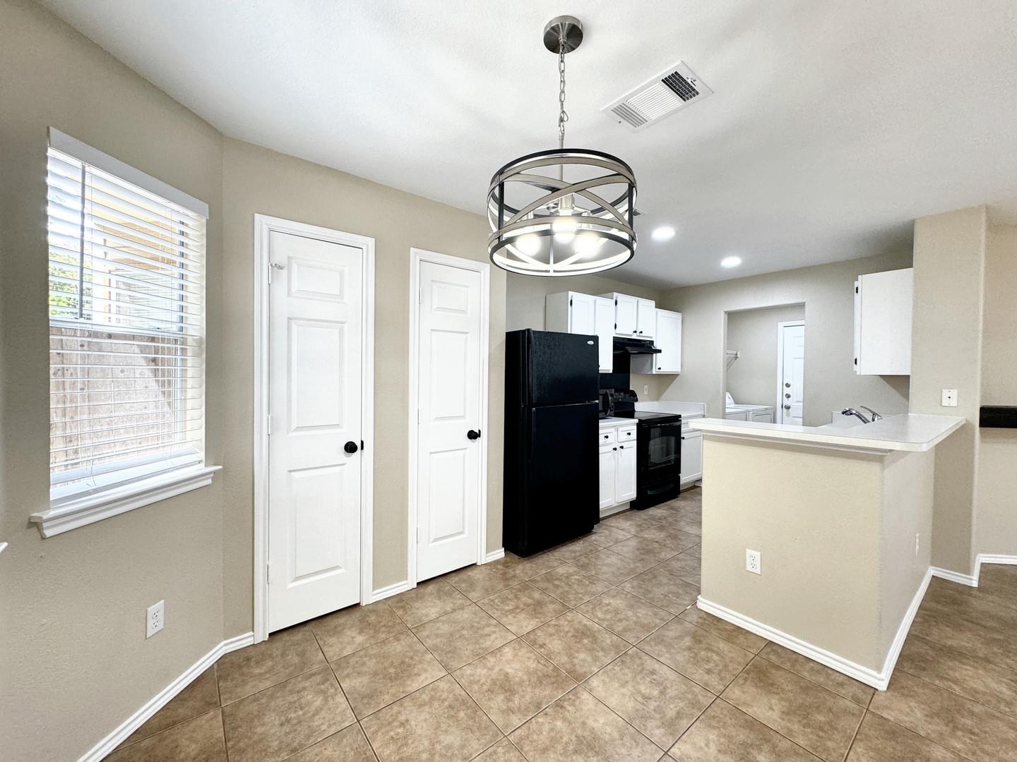 831 Sagewood Trl, San Marcos, TX 78666