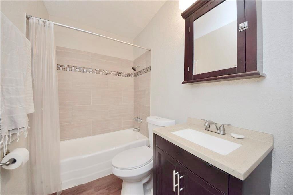 2401 Manor Rd # 132A, Austin, TX 78722