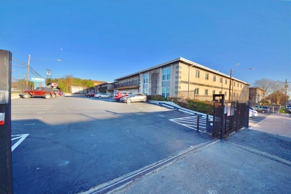 2401 Manor Rd # 132A, Austin, TX 78722