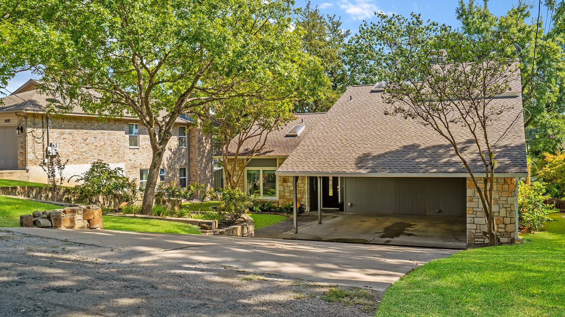 2270 Fred Woods Dr, Kingsland, TX 78639