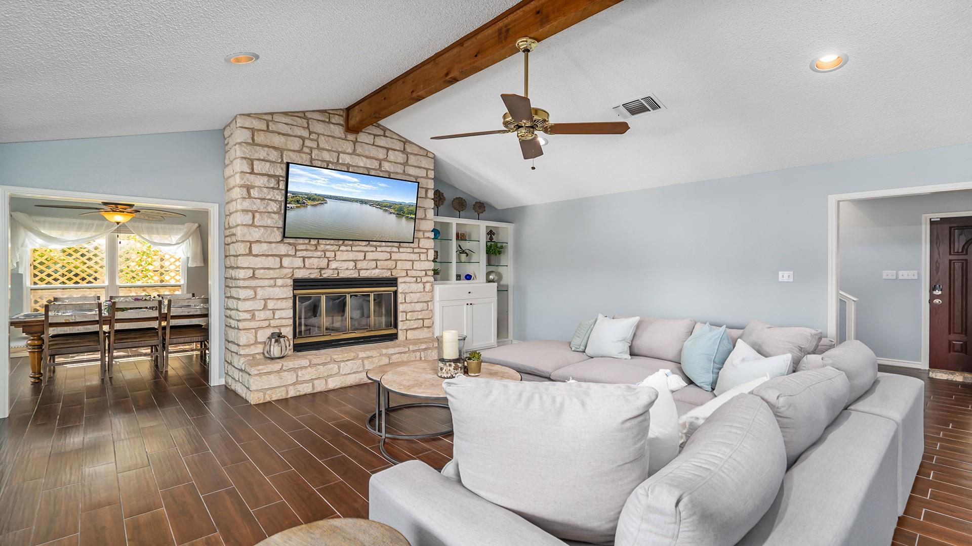 2270 Fred Woods Dr, Kingsland, TX 78639