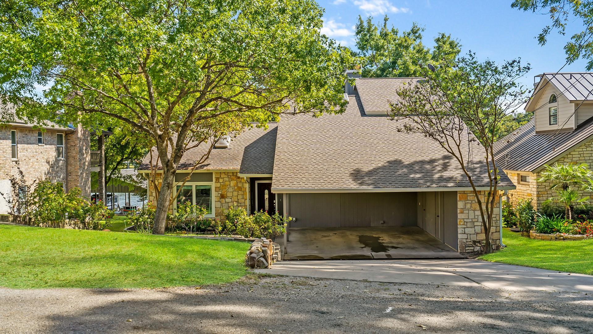 2270 Fred Woods Dr, Kingsland, TX 78639