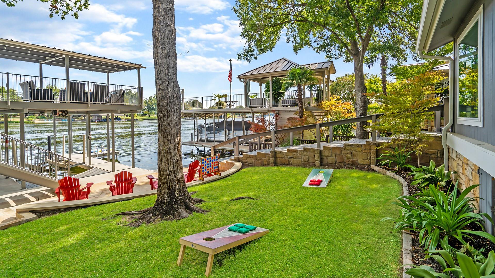 2270 Fred Woods Dr, Kingsland, TX 78639