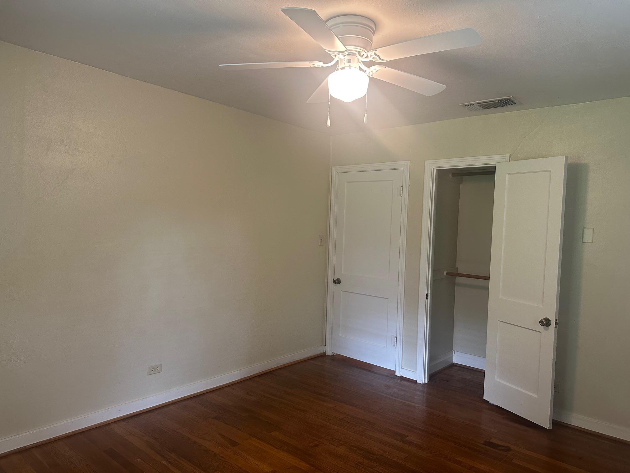 762 E Walnut St, La Grange, TX 78945