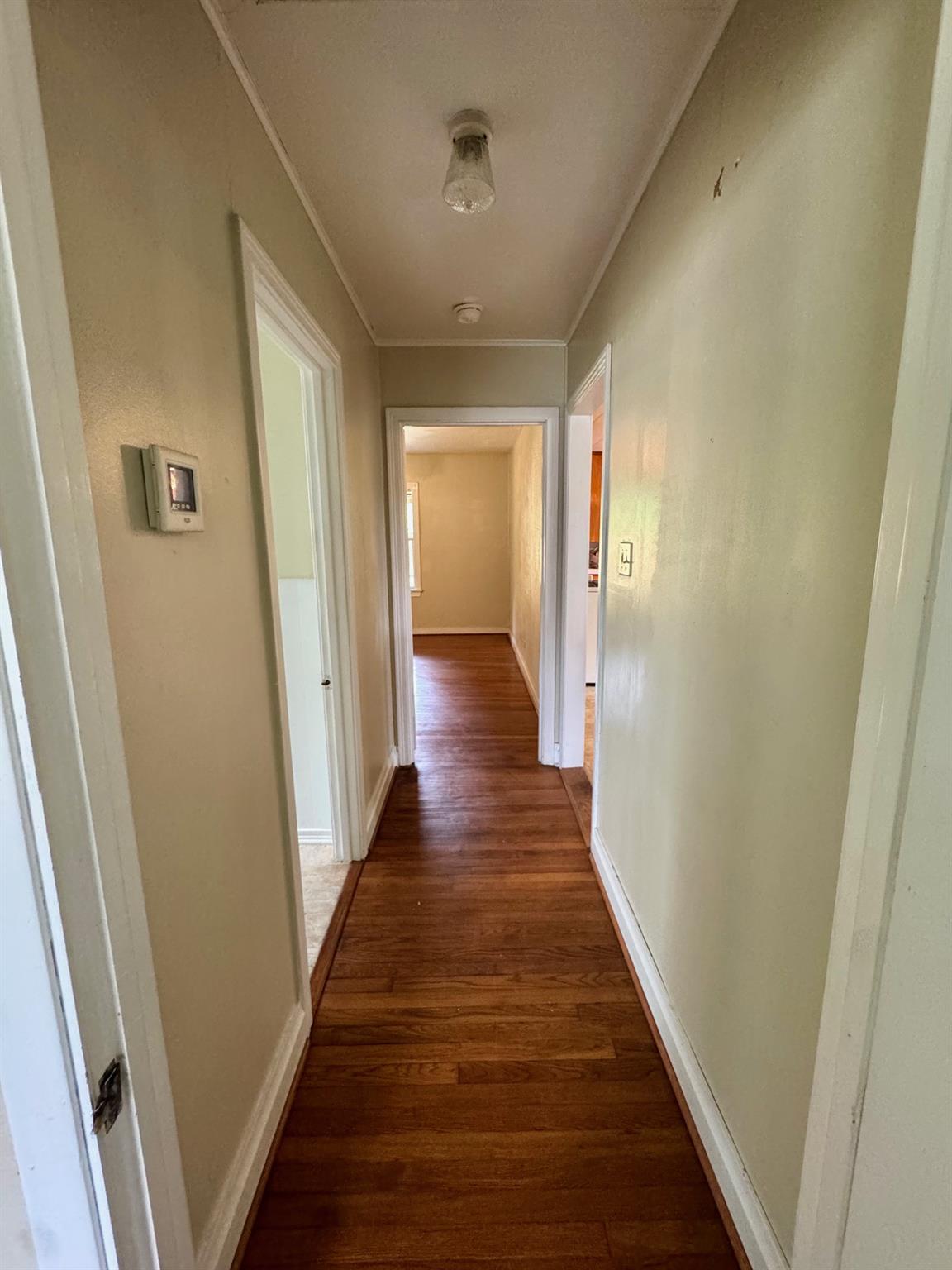 762 E Walnut St, La Grange, TX 78945