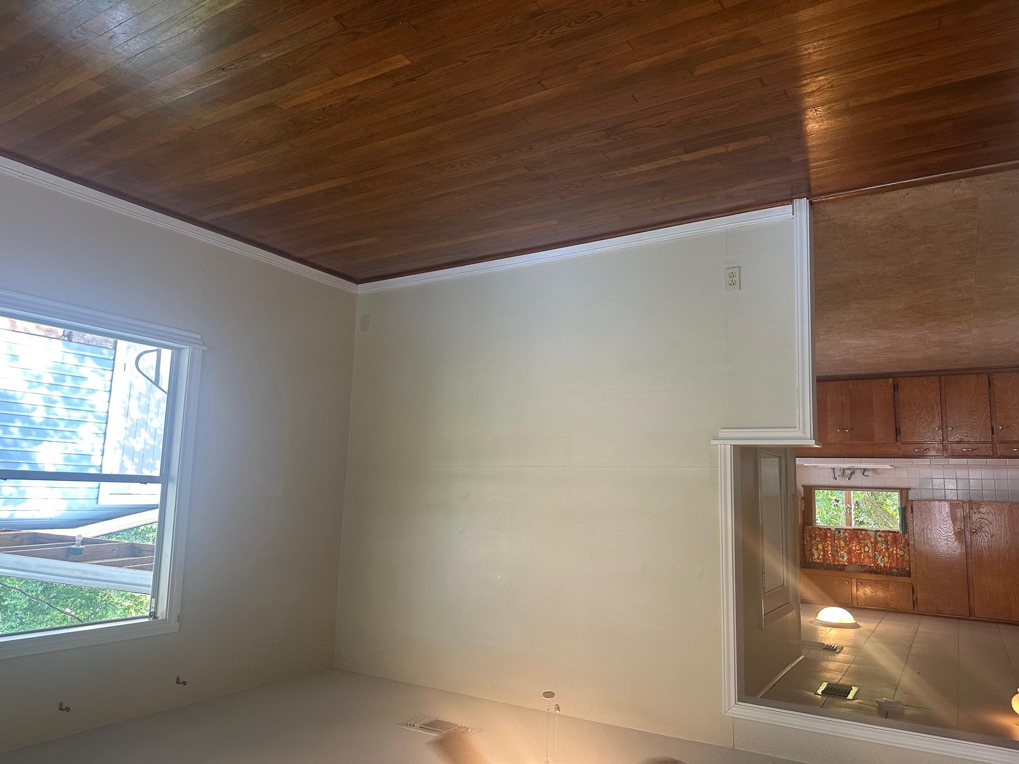 762 E Walnut St, La Grange, TX 78945