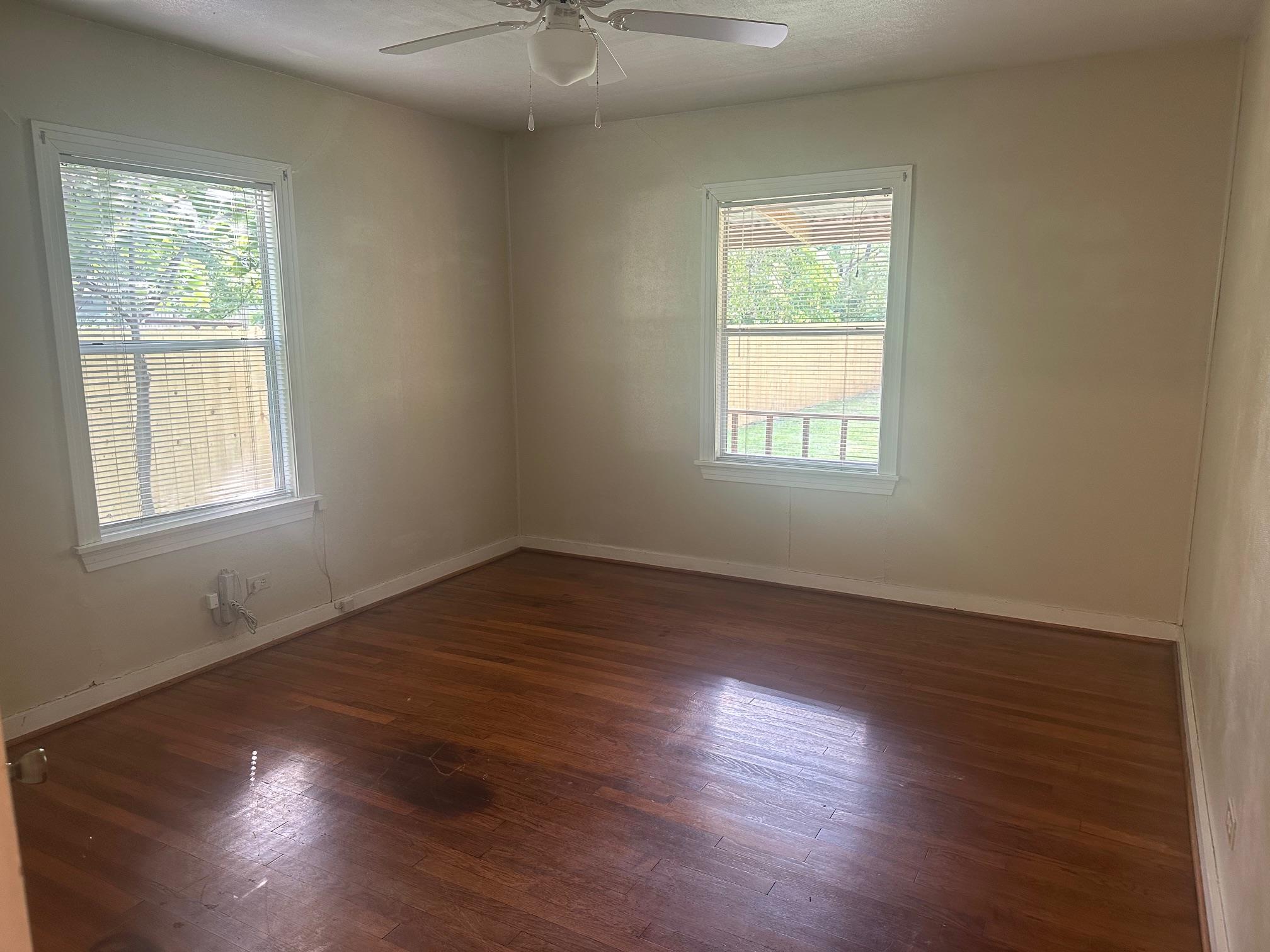 762 E Walnut St, La Grange, TX 78945