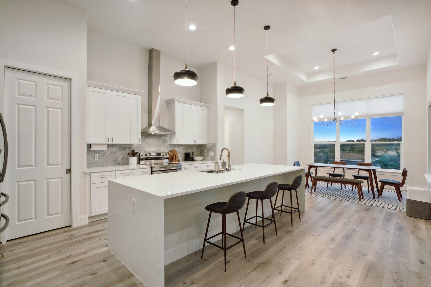 20704 Leaning Oak Dr, Lago Vista, TX 78645