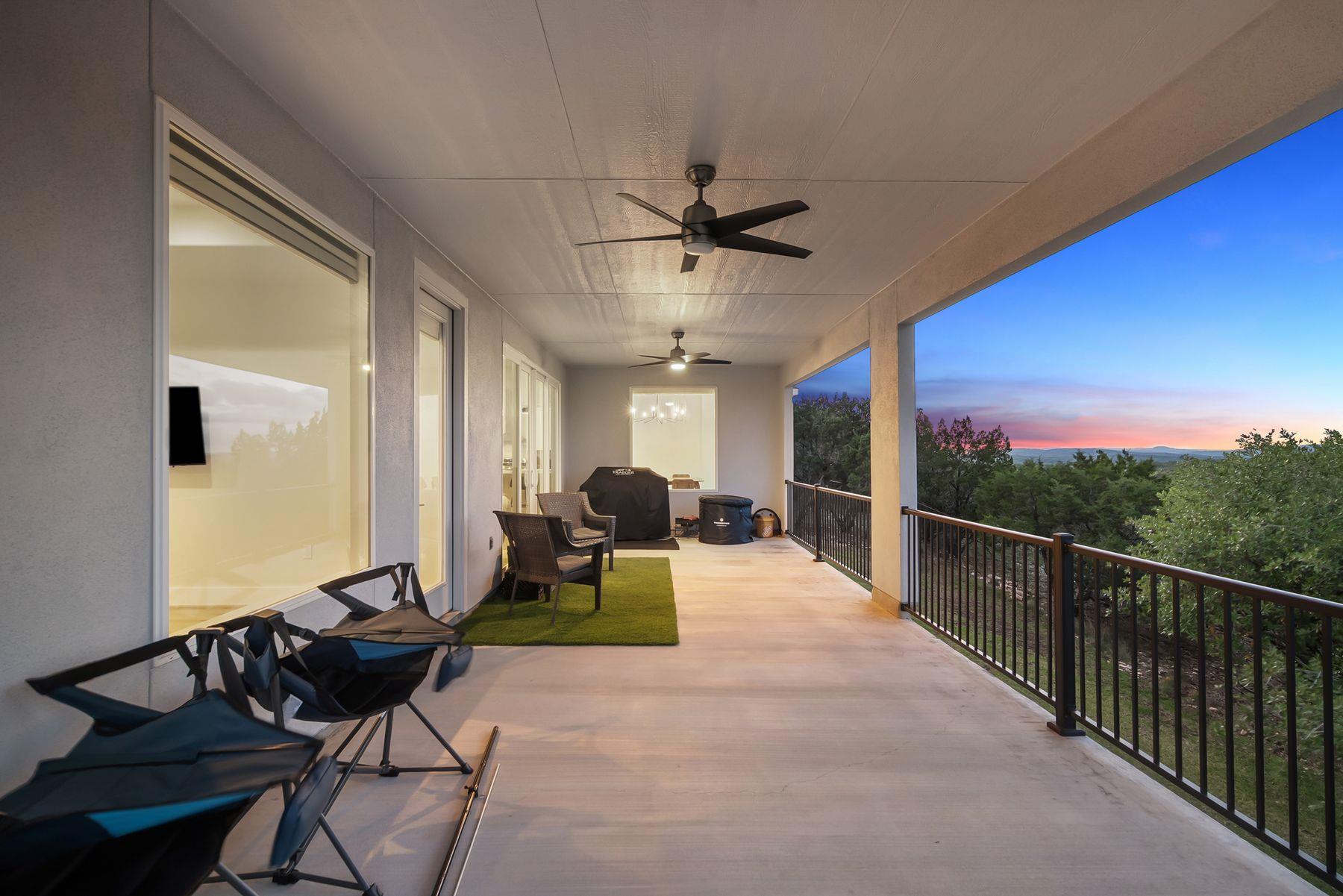 20704 Leaning Oak Dr, Lago Vista, TX 78645