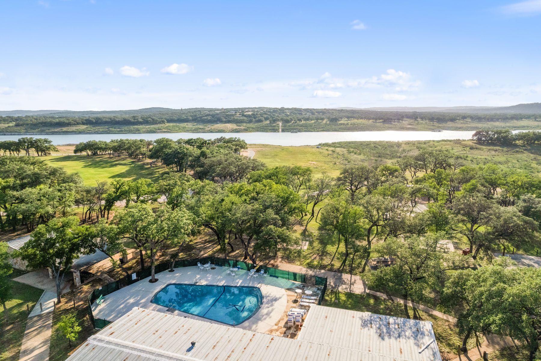 20704 Leaning Oak Dr, Lago Vista, TX 78645