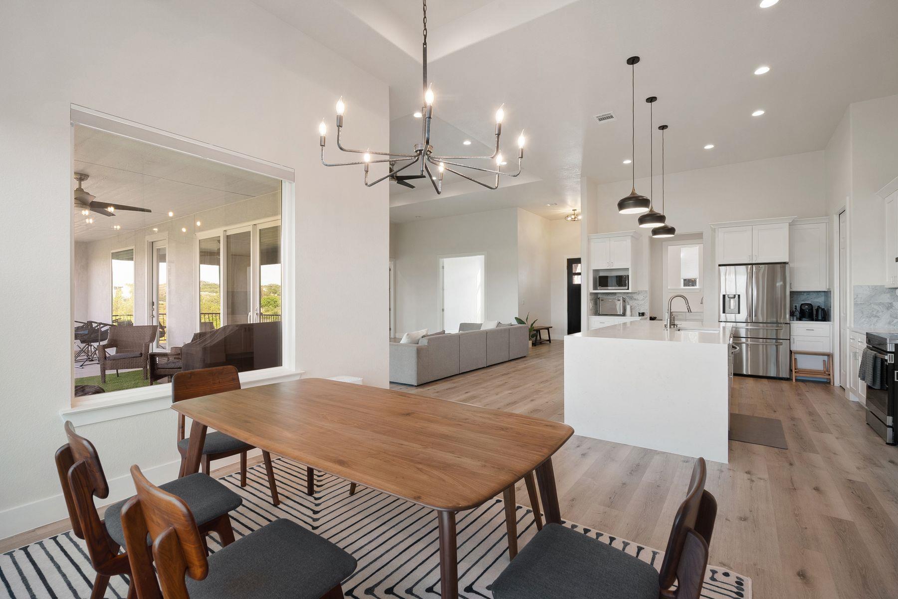 20704 Leaning Oak Dr, Lago Vista, TX 78645