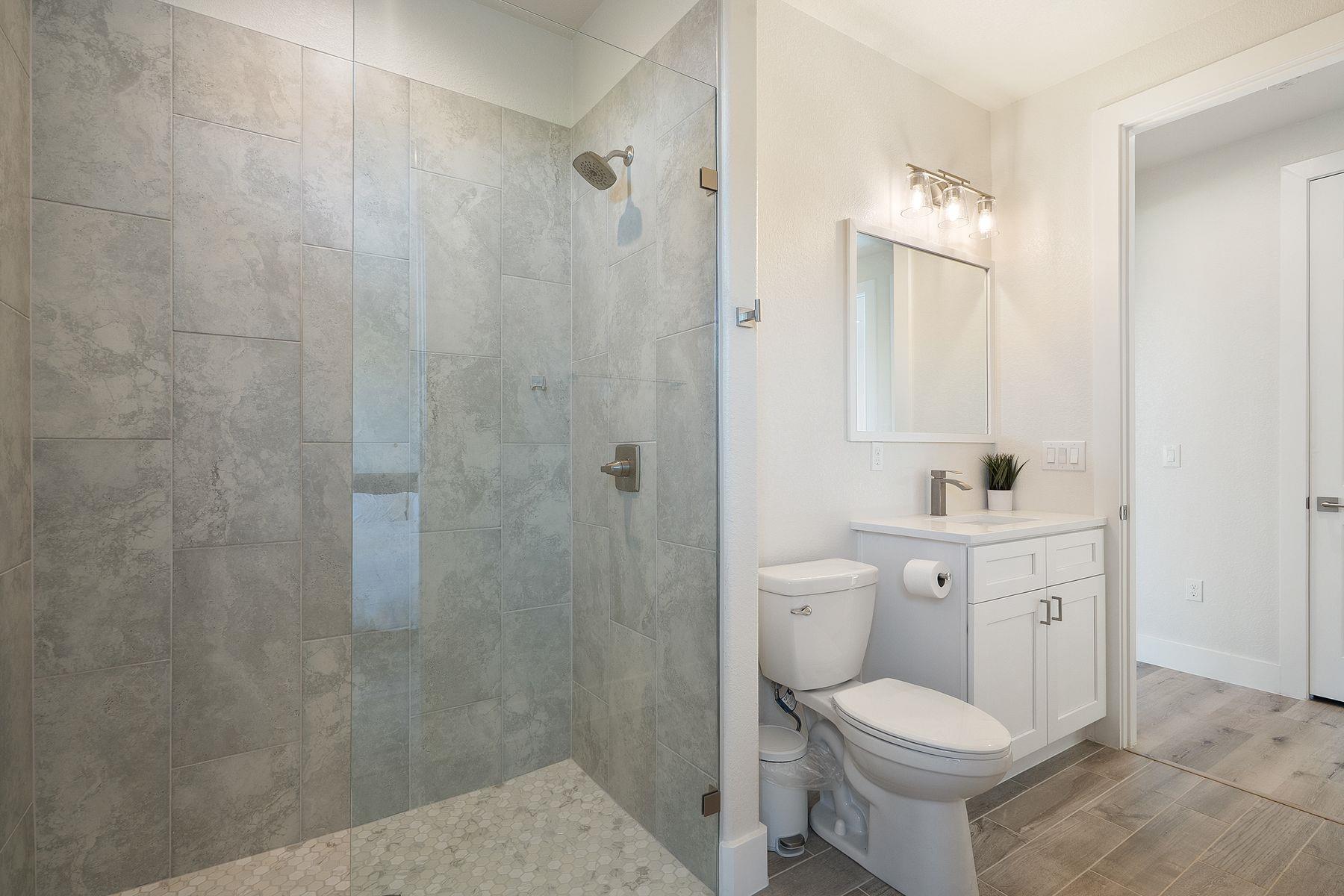 20704 Leaning Oak Dr, Lago Vista, TX 78645