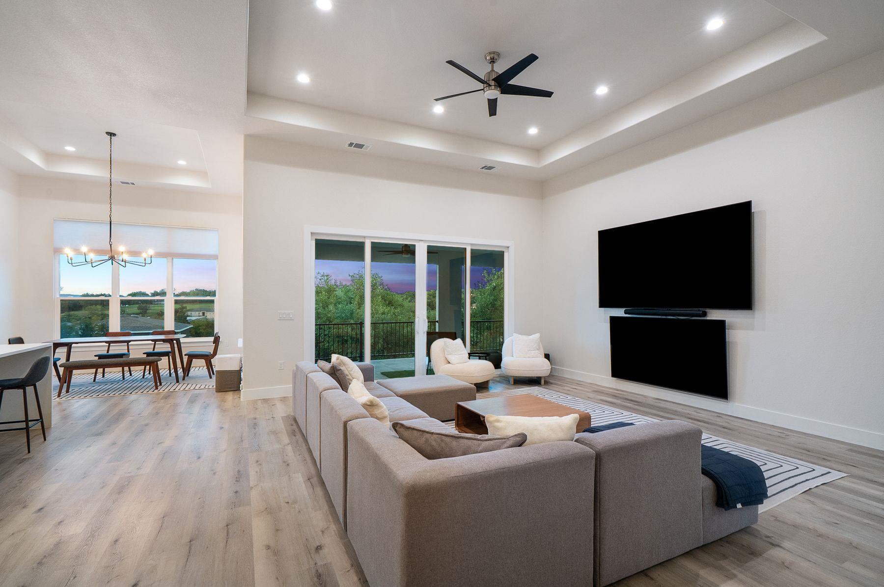 20704 Leaning Oak Dr, Lago Vista, TX 78645