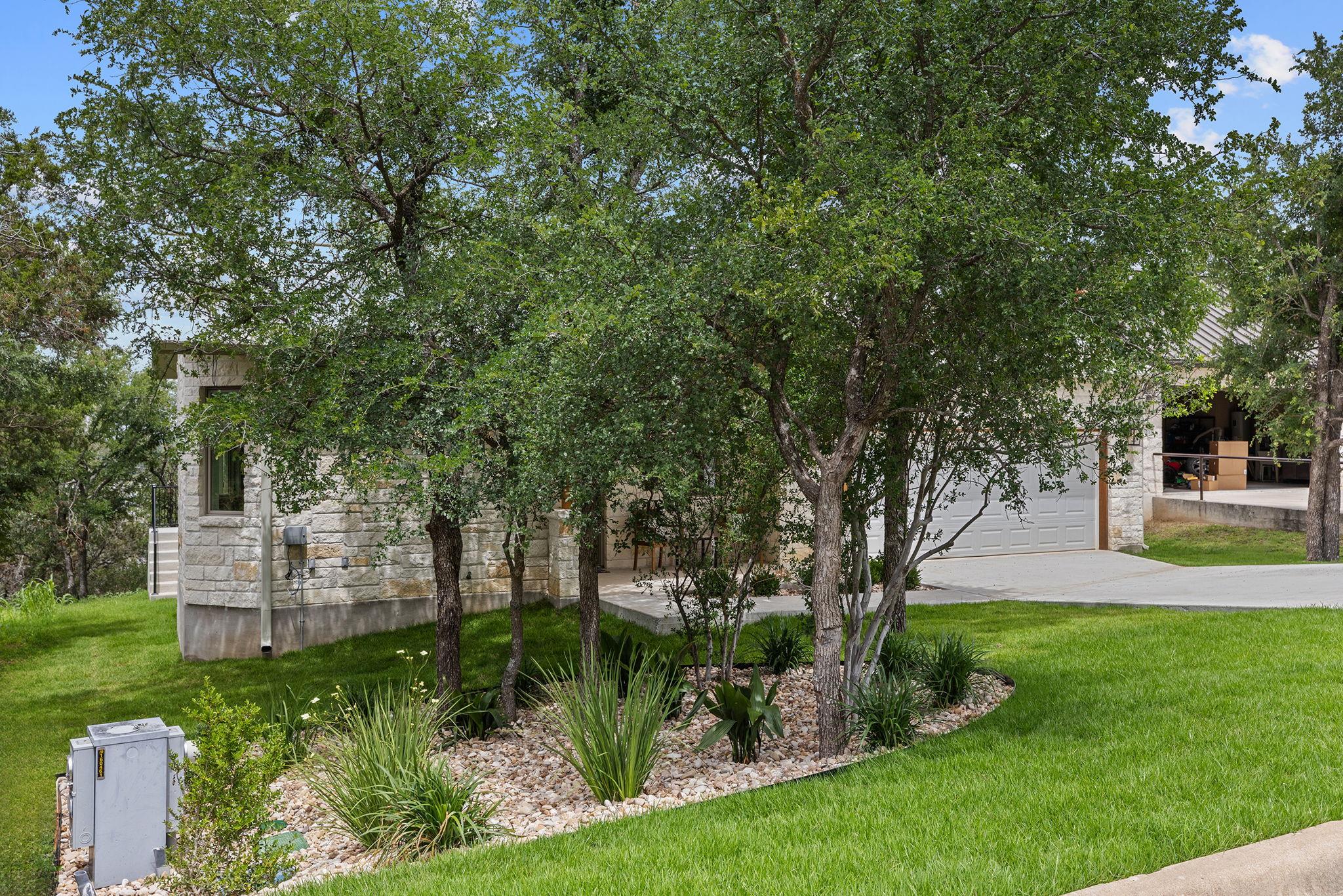 1110 Monterrey Oak Cir, Marble Falls, TX 78654