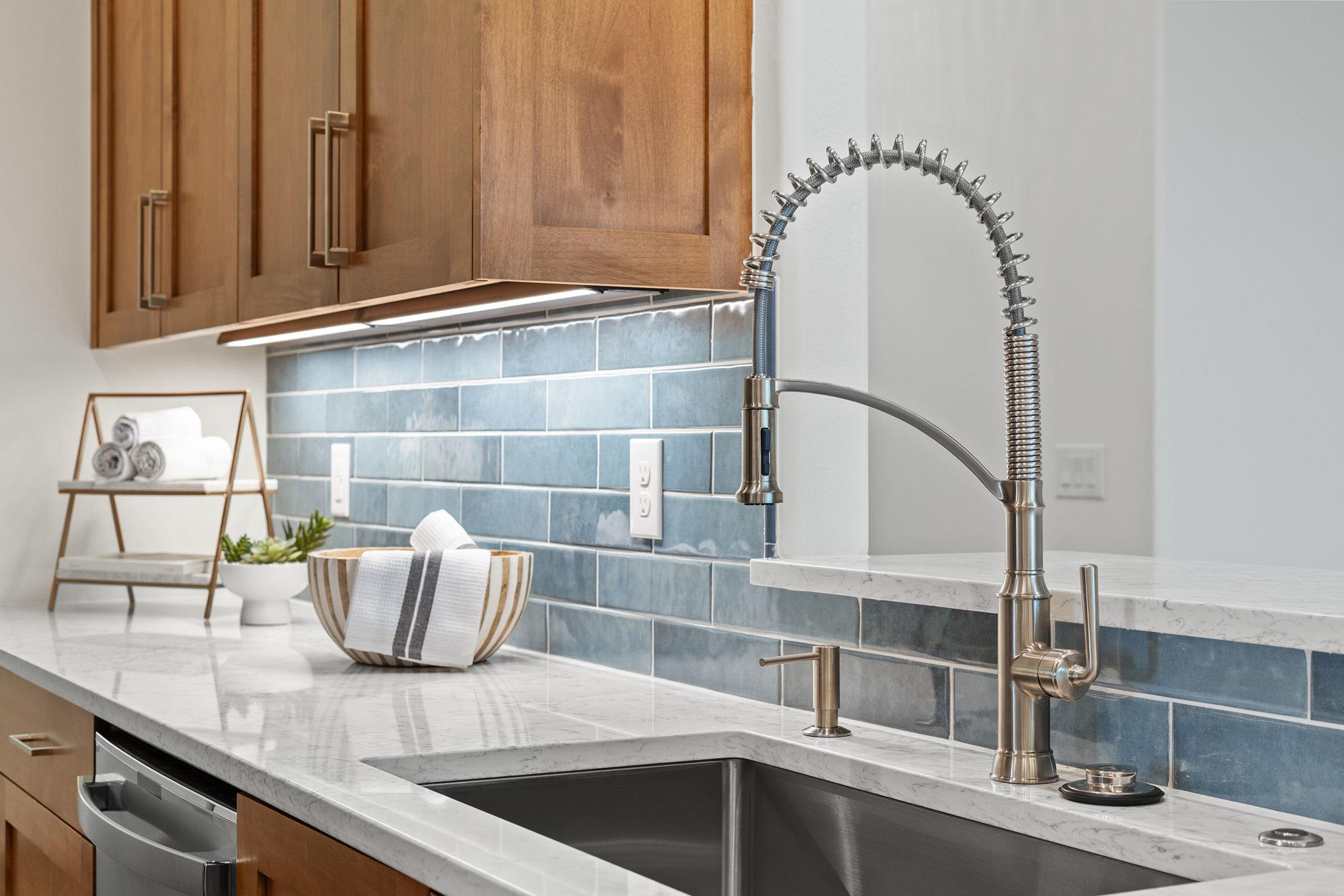 1110 Monterrey Oak Cir, Marble Falls, TX 78654