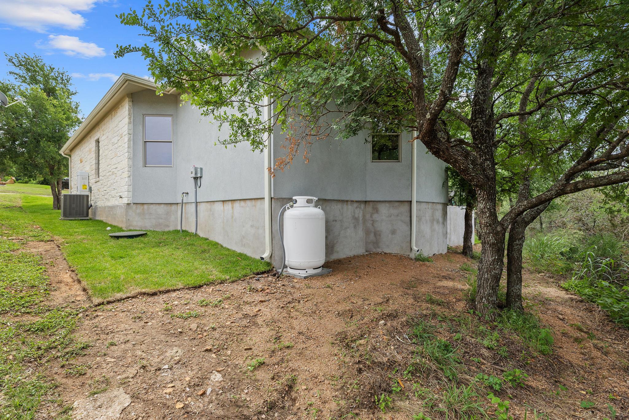 1110 Monterrey Oak Cir, Marble Falls, TX 78654