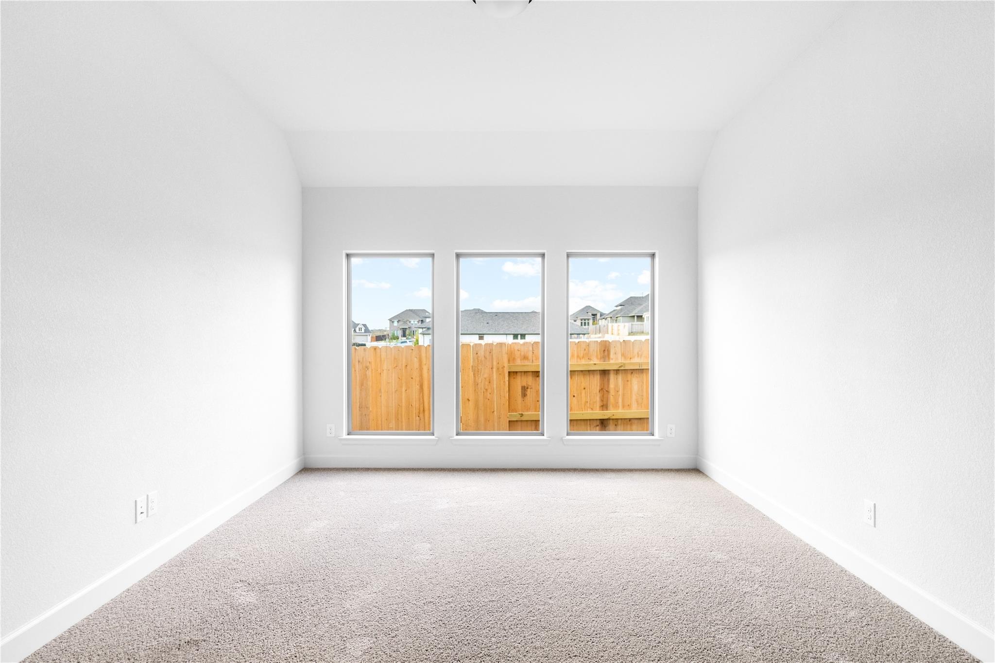 639 Bay Breeze Dr, Kyle, TX 78640