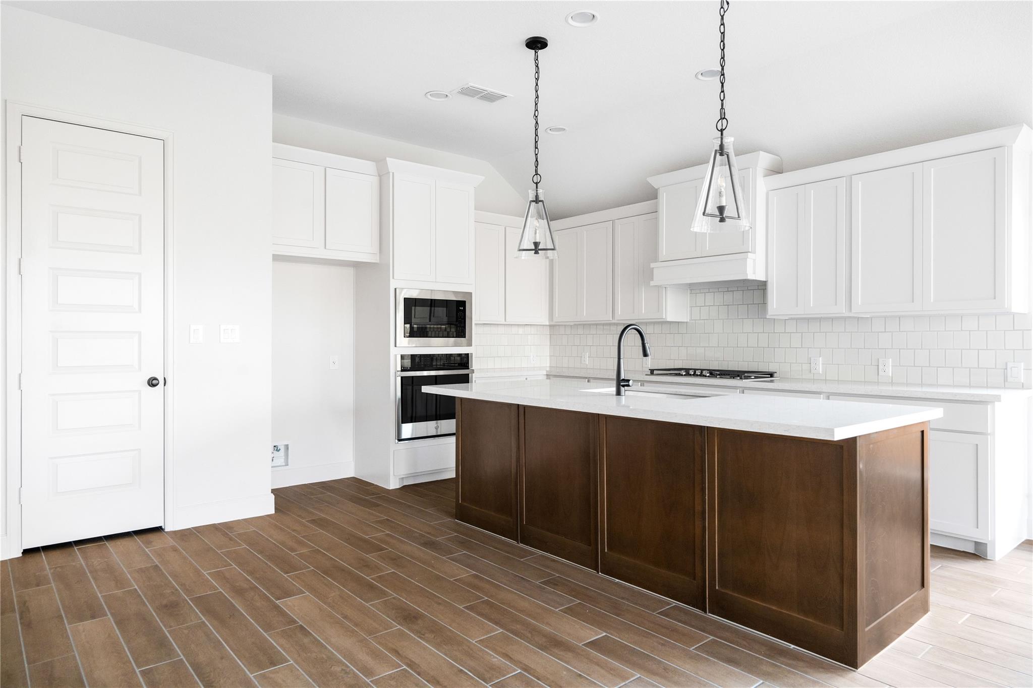 639 Bay Breeze Dr, Kyle, TX 78640