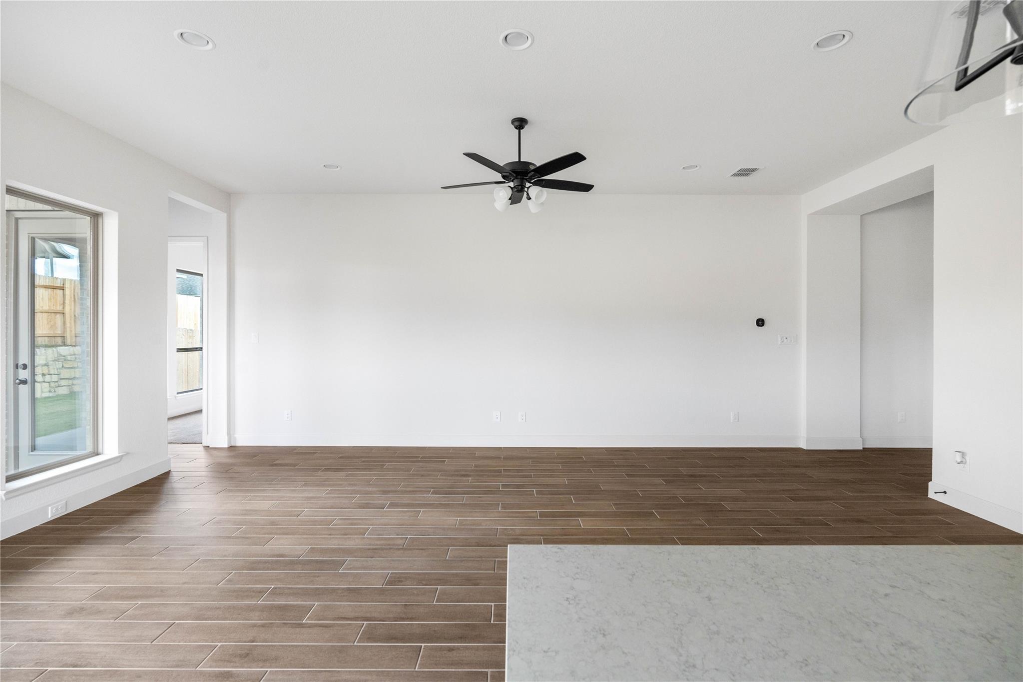 639 Bay Breeze Dr, Kyle, TX 78640