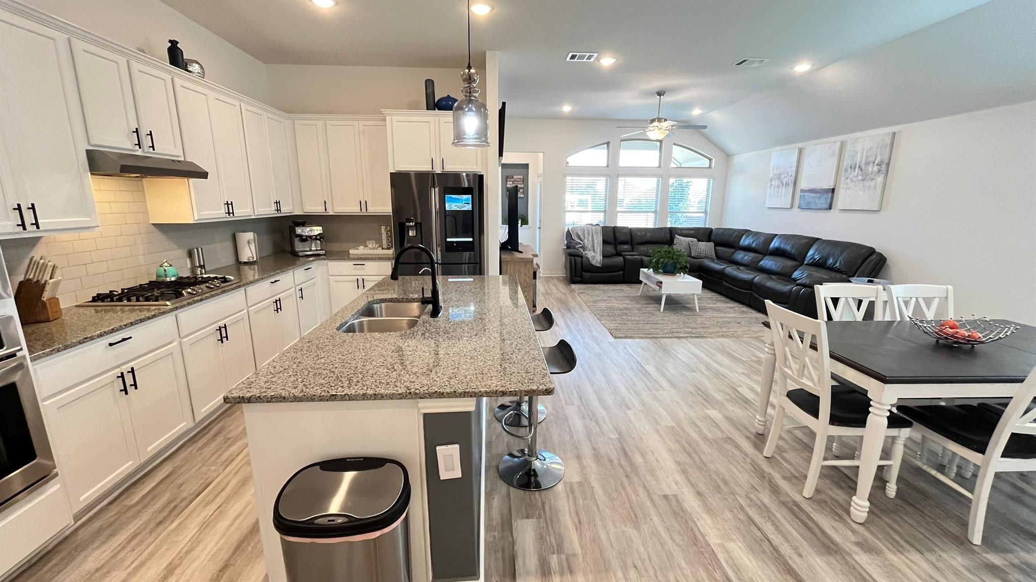 157 Monroe Dr, Kyle, TX 78640