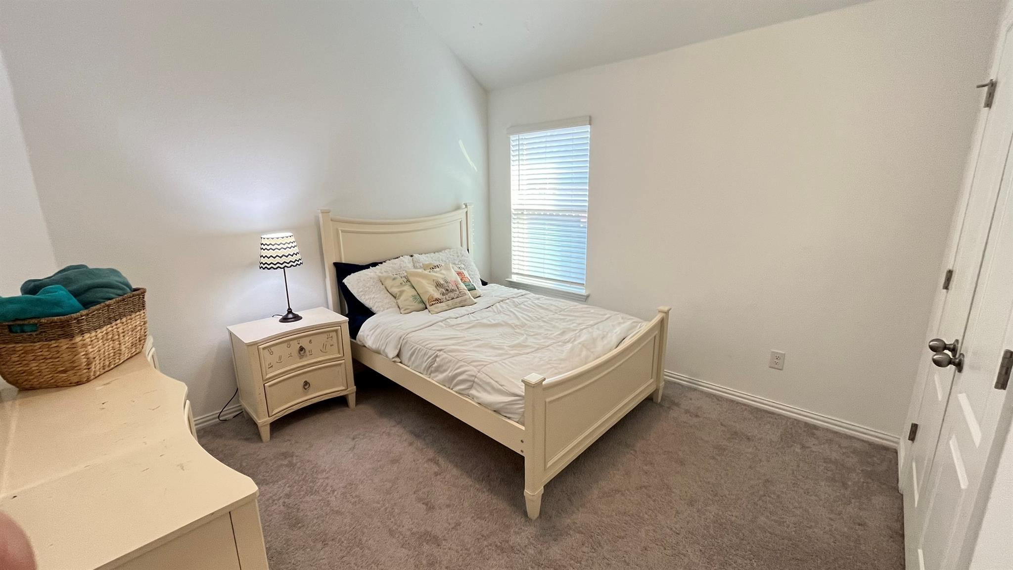 157 Monroe Dr, Kyle, TX 78640
