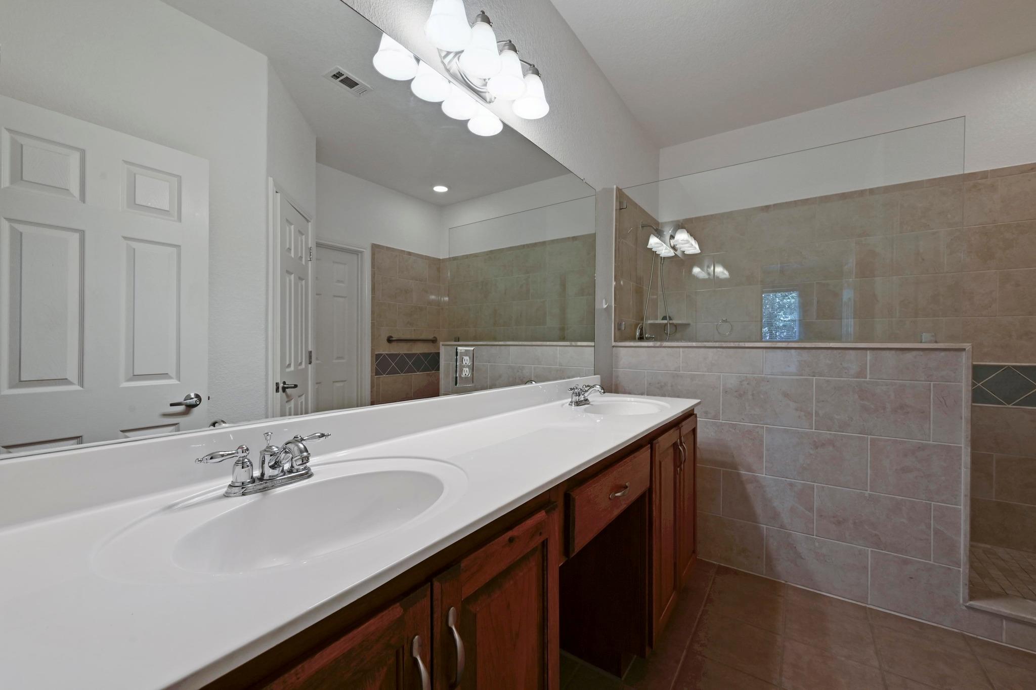 1800 Jentsch Ct # 12a, Austin, TX 78745