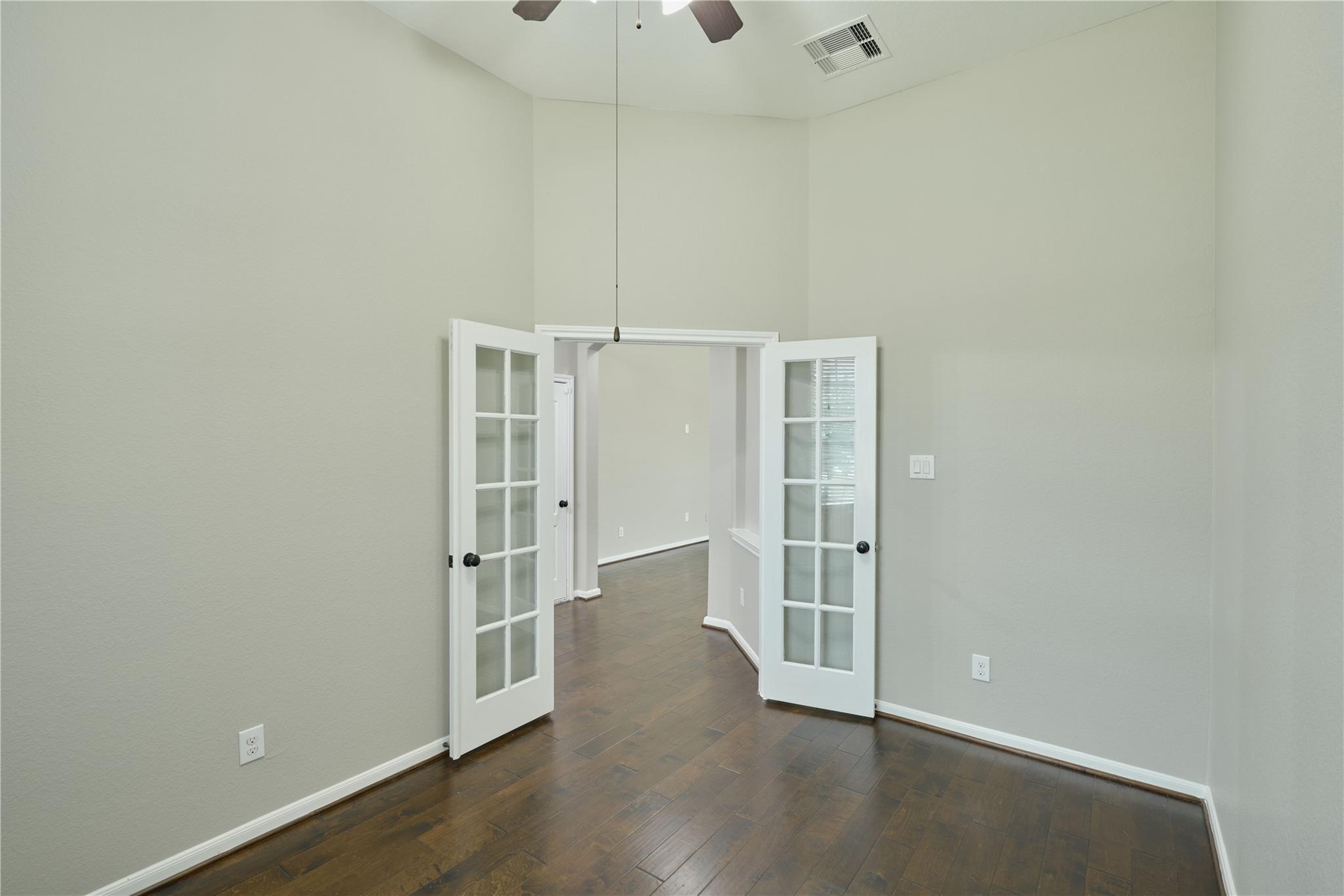 6531 Hunters Creek Ln, Baytown, TX 77521