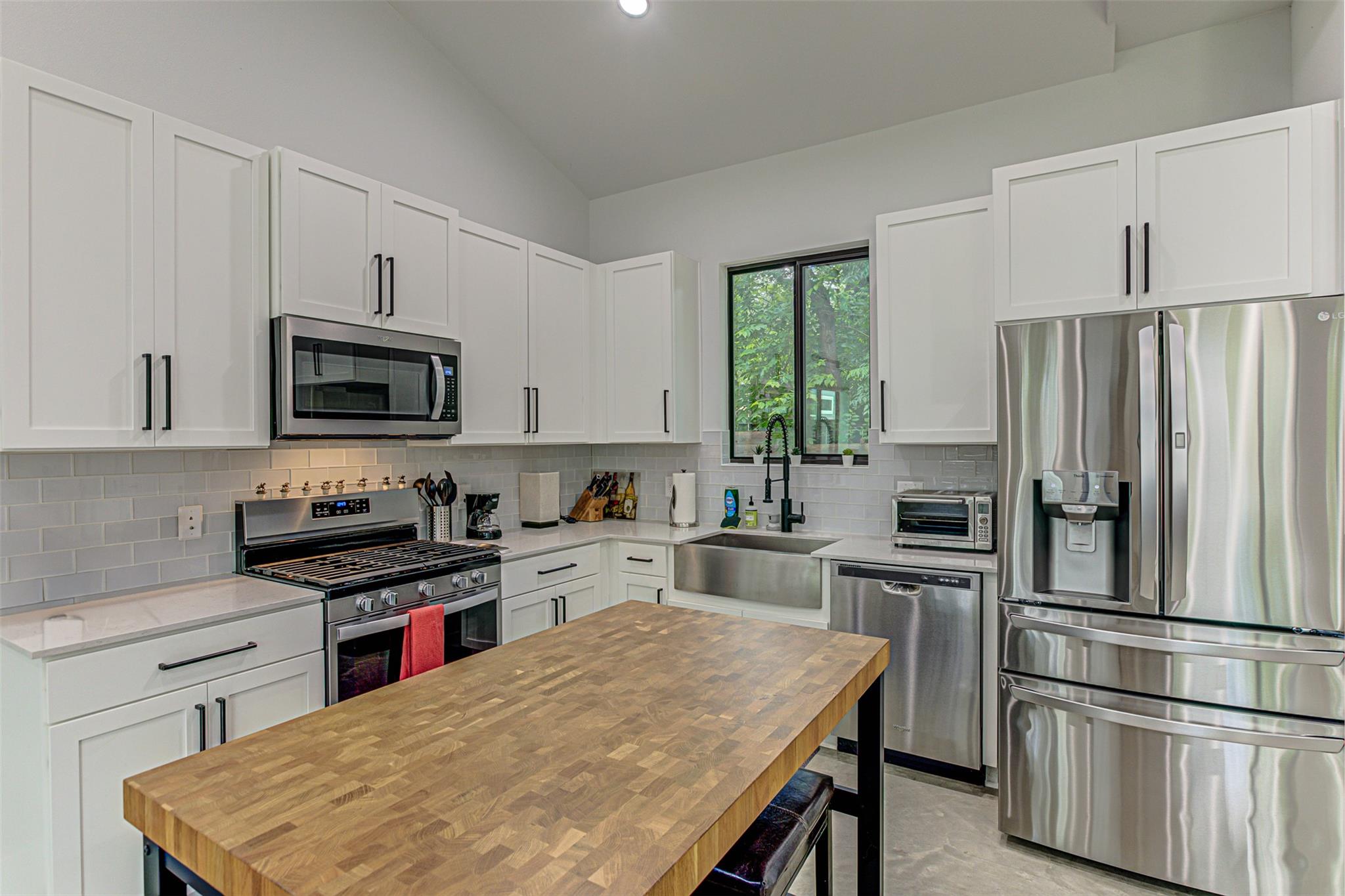 600 Blackson Ave # 2, Austin, TX 78752