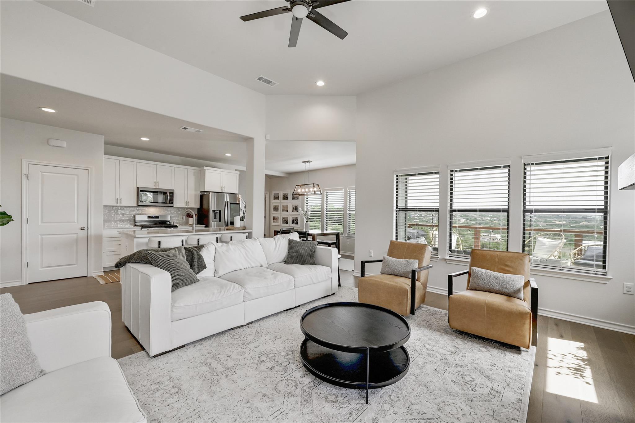 17837 Panorama Dr, Dripping Springs, TX 78620