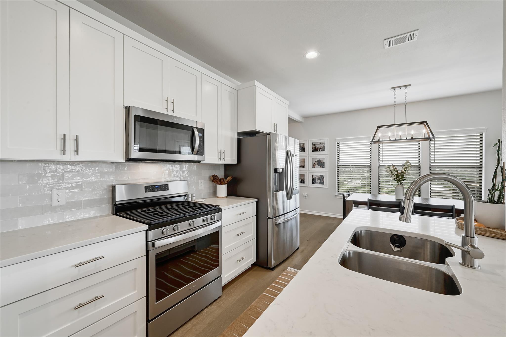 17837 Panorama Dr, Dripping Springs, TX 78620