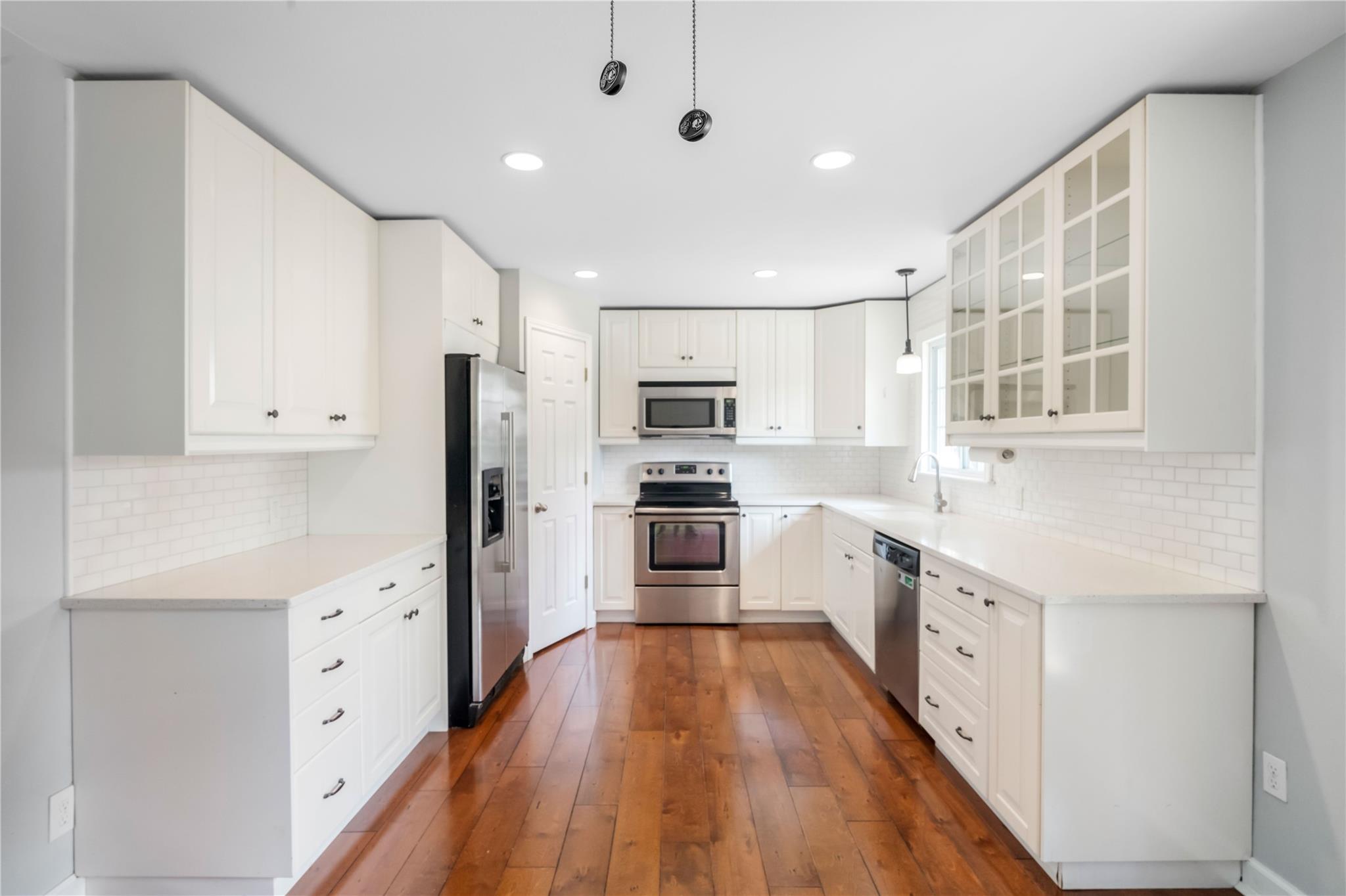 206 S Mustang Ave, Cedar Park, TX 78613