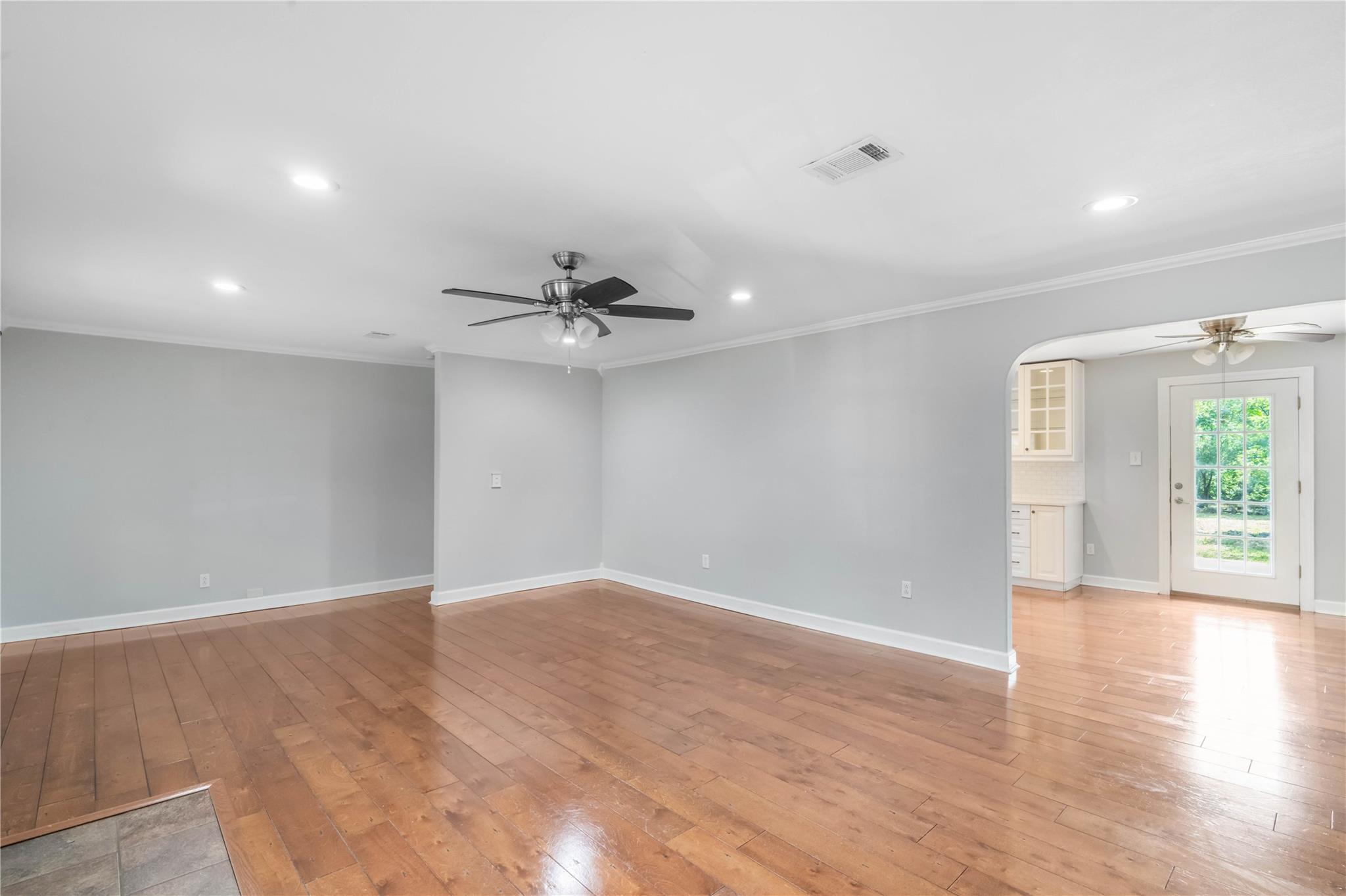 206 S Mustang Ave, Cedar Park, TX 78613
