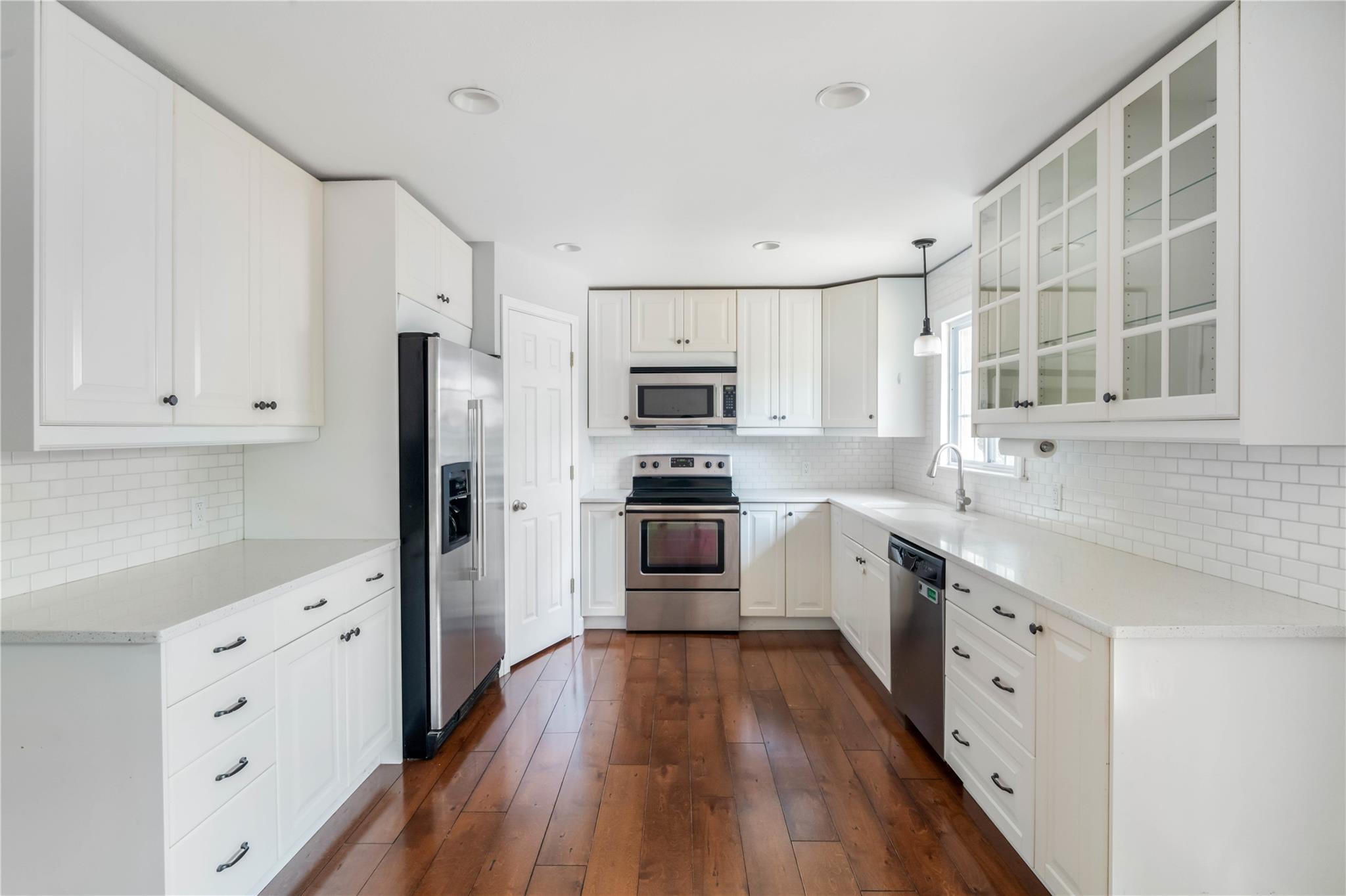 206 S Mustang Ave, Cedar Park, TX 78613