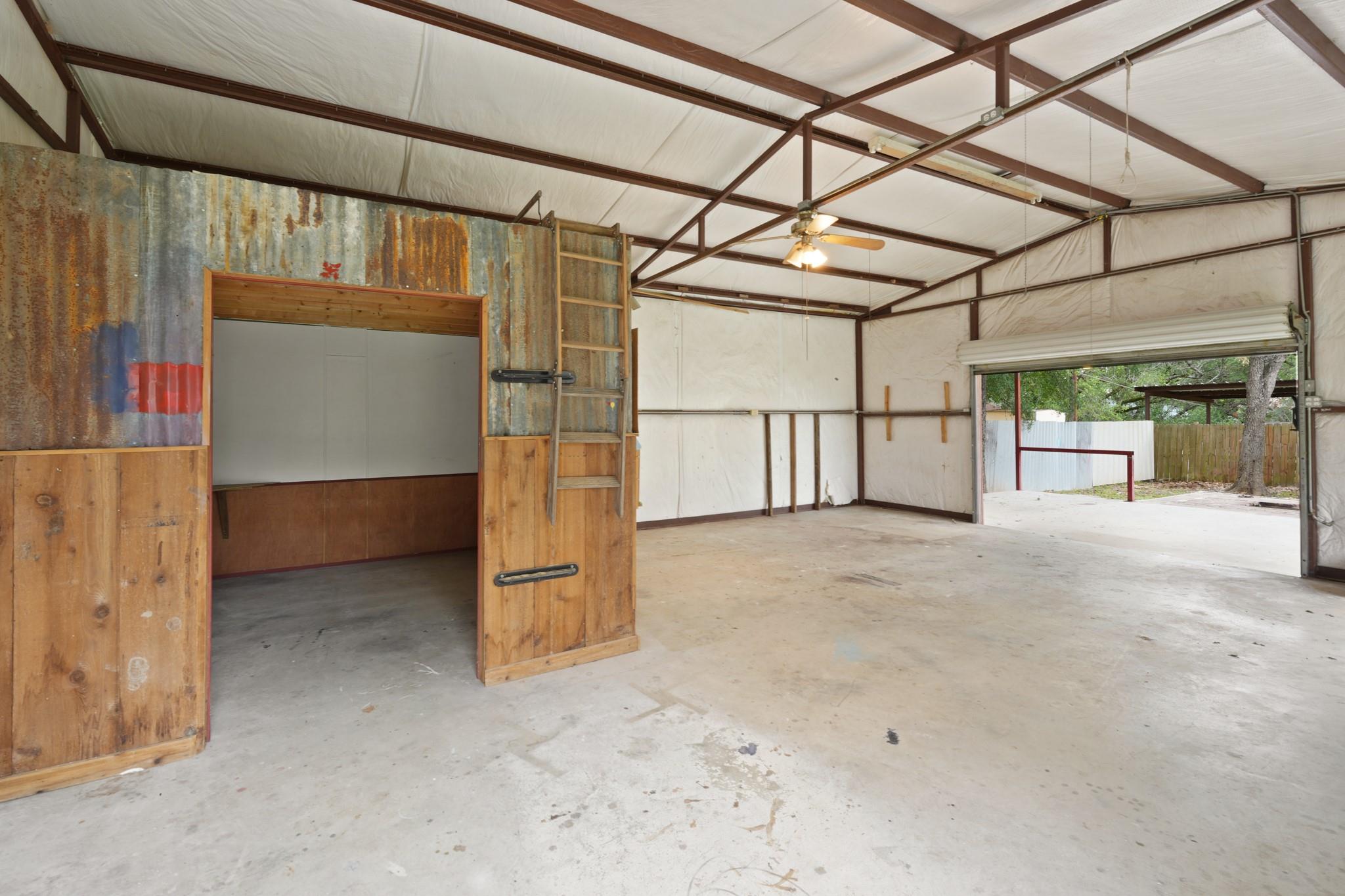 503 Pine St, Smithville, TX 78957